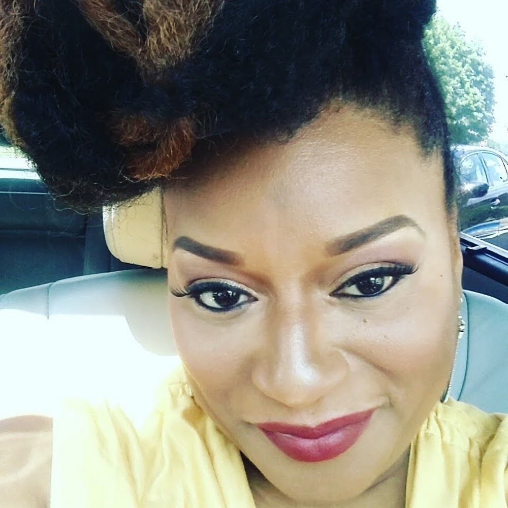 Meet your Posher, Naima